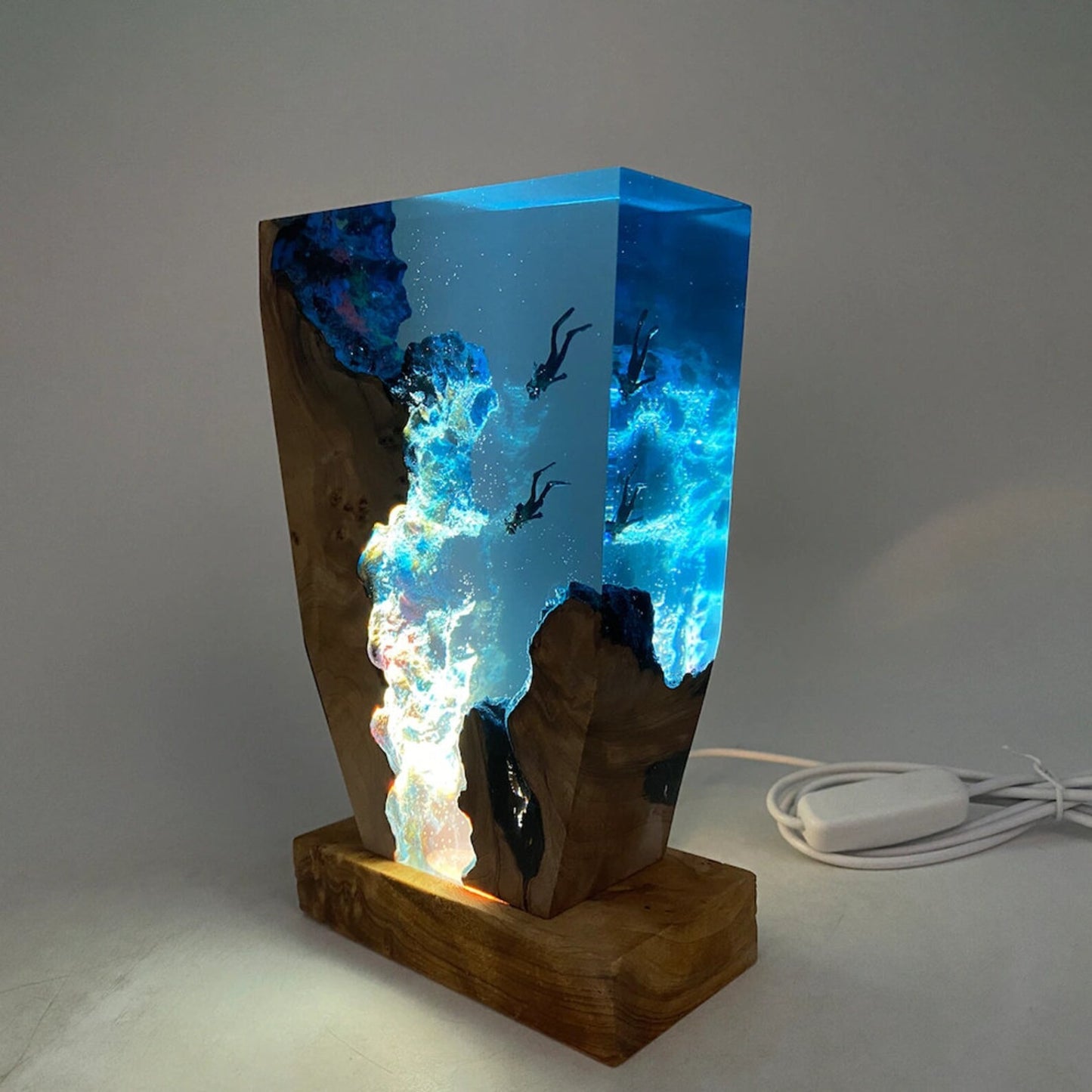 Deep Sea Diver Resin Lamp – Ocean Explorer Gift, LED Wood Night Light