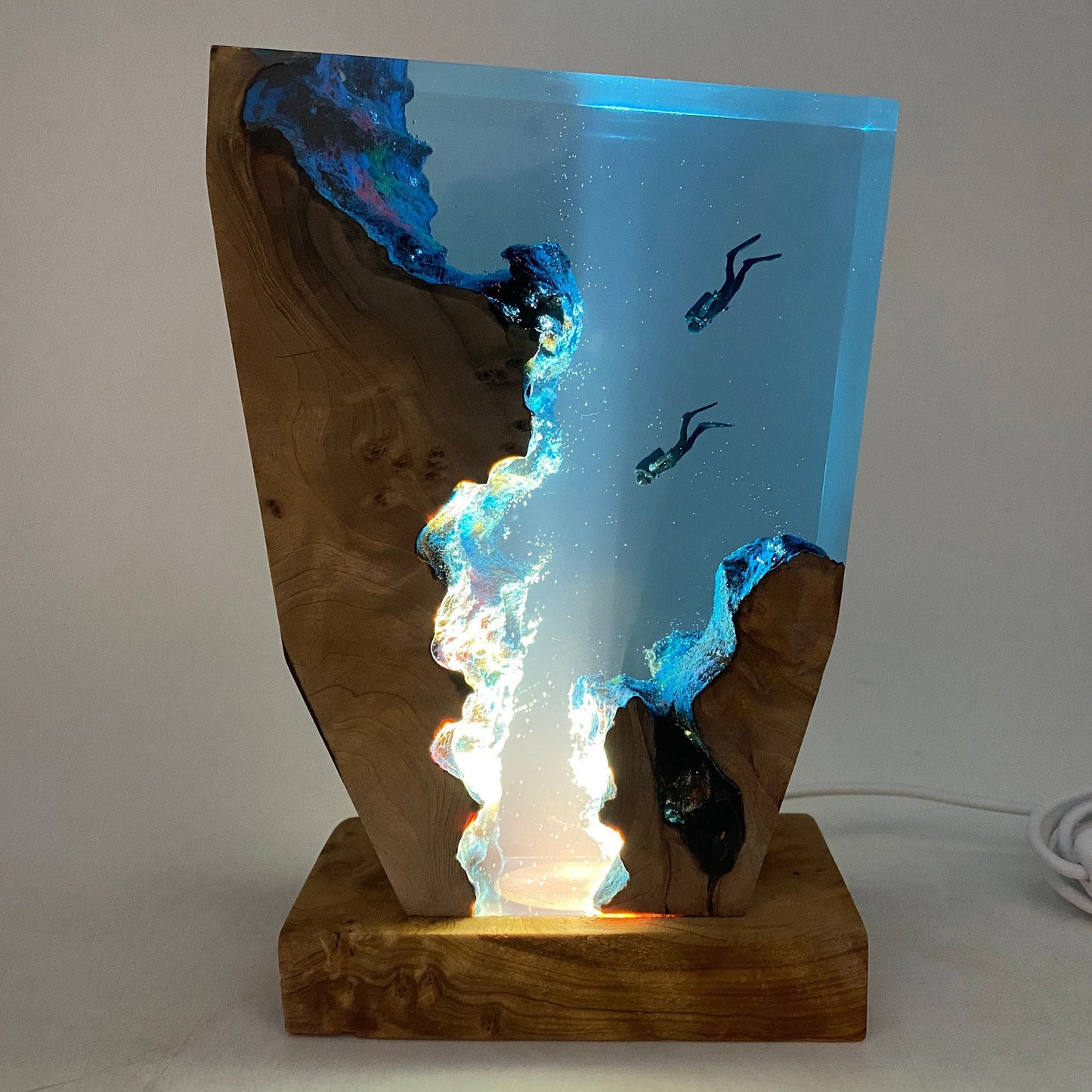 Deep Sea Diver Resin Lamp – Ocean Explorer Gift, LED Wood Night Light